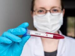 За сутки в Украине обнаружили почти 10 тысяч новых случаев заражения на коронавирус