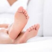 Как лечить трещины на пятках при помощи уксуса