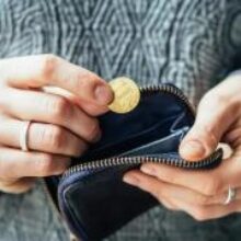 9 признаков, отличающих людей, выросших в бедных семьях