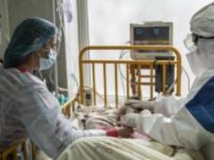 Коронавирус в Украине за сутки подтвердили у 17 479 украинцев, 438 ранее заболевших умерли