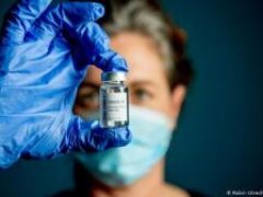 Прививки от ковида будут делать еще 10 лет