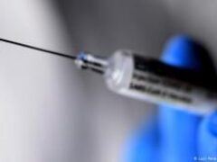 Почему вакцинацию AstraZeneca та Pfizer хотят совместить — ученые Оксфорда