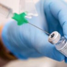 Прививки от ковида помогают 94% раковых пациентов