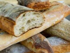 Не выбрасывайте черствый хлеб: можно приготовить вкуснятину