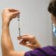 Ученые из Австралии связали побочные эффекты вакцинации с возрастом и генетикой