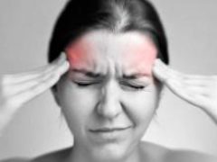 Названа главная причина мигрени у женщин
