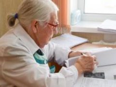 Медиков-пенсионеров призывают вернуться на работу