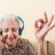 Профилактика болезни Альцгеймера: ученые советуют слушать музыку