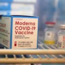 Moderna начала клинические испытания вакцины против Омикрона