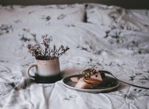 Как гладить простыни на резинке